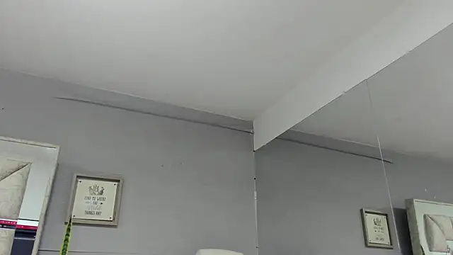 Sara Greey online show from January 28, 1:05 pm