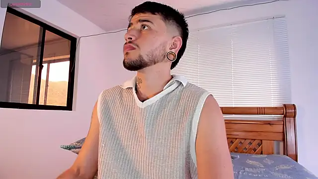 ftmphilip  online show from October 1, 8:04 pm