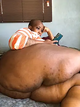 Snapshot of sotho_ssbbw chatting on June 9, 10:27 am sotho ssbbw online show from June 9, 10:27 am