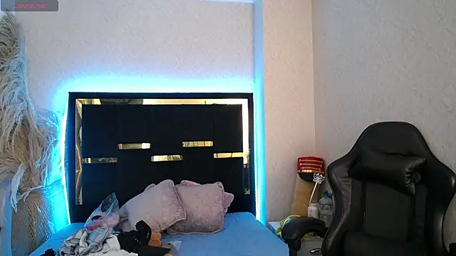Snapshot of Moon_Water__ chatting on March 14, 11:15 am Moon Water online show from March 14, 11:15 am