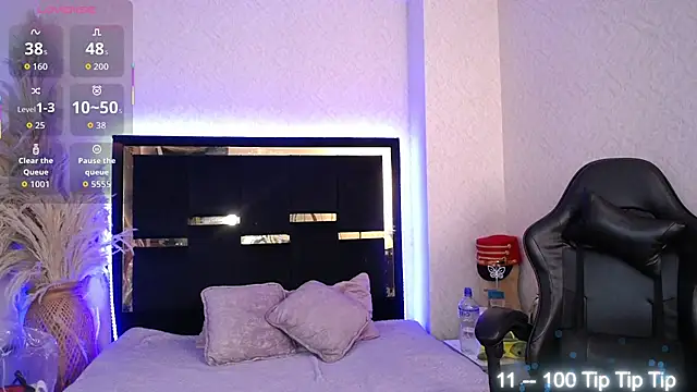 Snapshot of Moon_Water__ chatting on March 21, 10:53 am Moon Water online show from March 21, 10:53 am