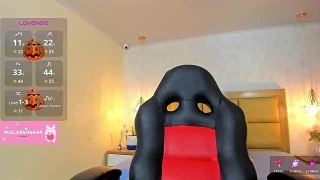 LARSONMIA online show from October 17, 12:30 pm