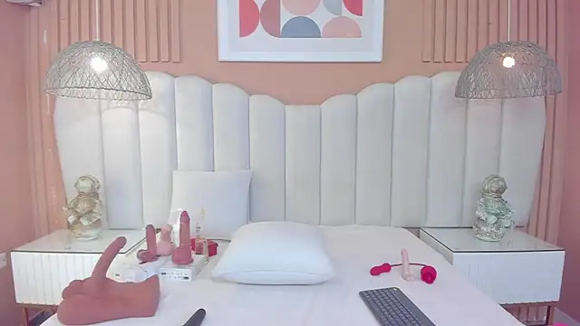 Sara Vanegas online show from December 21, 10:55 am