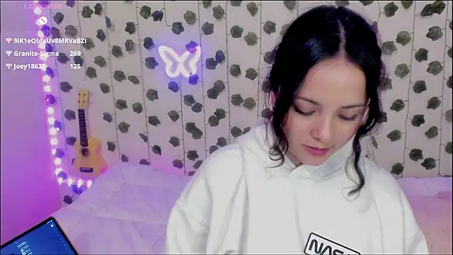 Megan Rodrigo online show from January 6, 7:45 pm