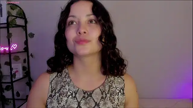 Megan Rodrigo online show from January 8, 9:12 pm