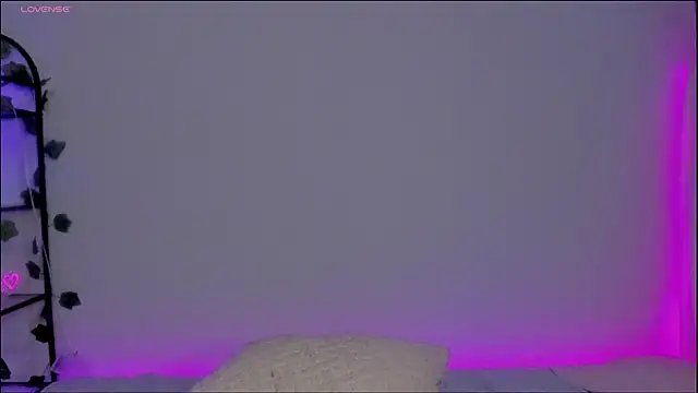 Megan Rodrigo online show from January 13, 10:13 pm