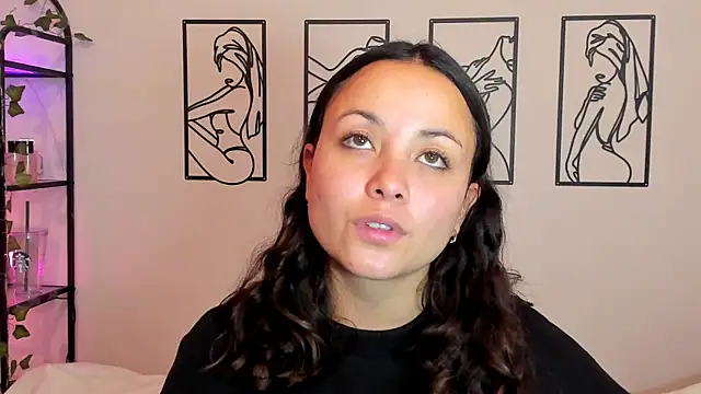 Snapshot of Megan_Rodrigo chatting on September 24, 5:49 pm Megan Rodrigo online show from September 24, 5:49 pm