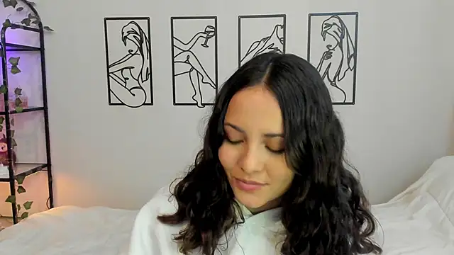 Snapshot of Megan_Rodrigo chatting on September 27, 5:51 pm Megan Rodrigo online show from September 27, 5:51 pm