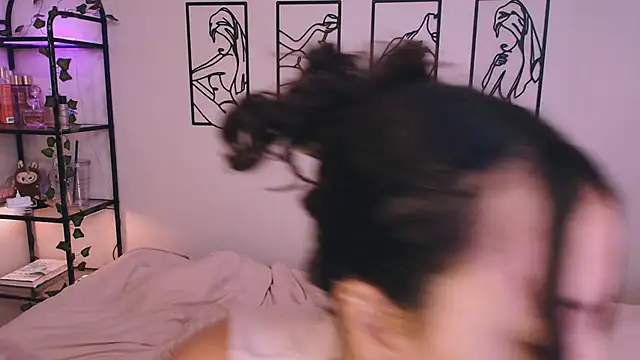 Snapshot of Megan_Rodrigo chatting on October 20, 7:03 pm Megan Rodrigo online show from October 20, 7:03 pm