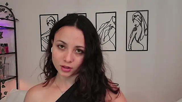 Snapshot of Megan_Rodrigo chatting on October 28, 7:05 pm Megan Rodrigo online show from October 28, 7:05 pm