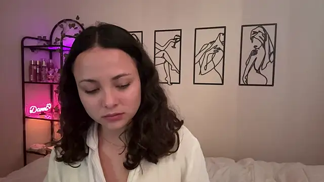 Snapshot of Megan_Rodrigo chatting on November 19, 7:14 pm Megan Rodrigo online show from November 19, 7:14 pm