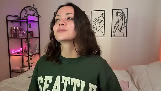 Snapshot of Megan_Rodrigo chatting on November 22, 3:55 pm Megan Rodrigo online show from November 22, 3:55 pm