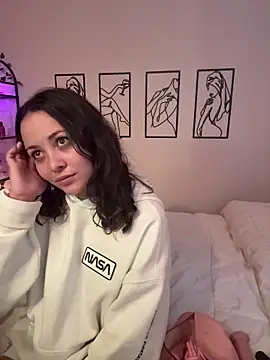 Snapshot of Megan_Rodrigo chatting on November 24, 7:46 pm Megan Rodrigo online show from November 24, 7:46 pm