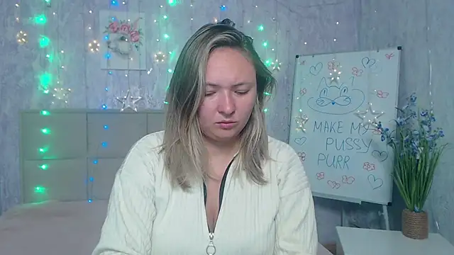 Snapshot of SallyVerda chatting on October 5, 5:39 am SallyVerda online show from October 5, 5:39 am