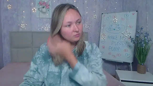 Snapshot of SallyVerda chatting on October 6, 6:05 pm SallyVerda online show from October 6, 6:05 pm