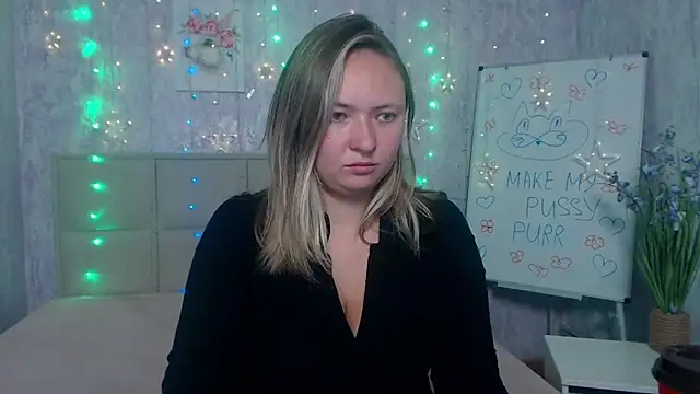 Snapshot of SallyVerda chatting on October 7, 5:32 pm SallyVerda online show from October 7, 5:32 pm