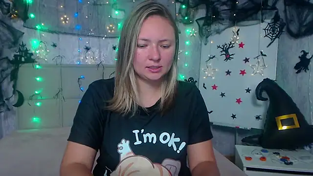 Snapshot of SallyVerda chatting on October 17, 5:26 pm SallyVerda online show from October 17, 5:26 pm