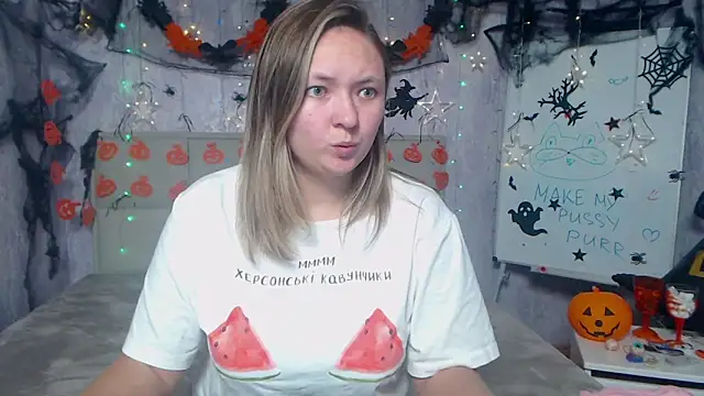 Snapshot of SallyVerda chatting on October 30, 7:03 pm SallyVerda online show from October 30, 7:03 pm