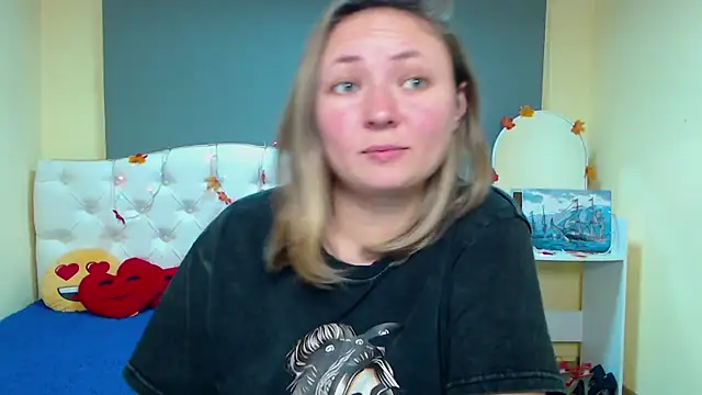 Snapshot of SallyVerda chatting on November 18, 7:40 pm SallyVerda online show from November 18, 7:40 pm