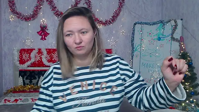 Snapshot of SallyVerda chatting on December 5, 7:10 pm SallyVerda online show from December 5, 7:10 pm