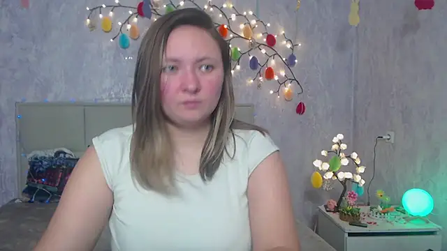 Snapshot of SallyVerda chatting on March 31, 5:35 pm SallyVerda online show from March 31, 5:35 pm