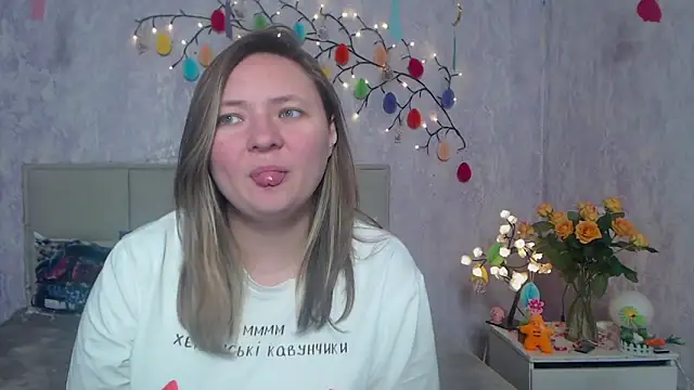Snapshot of SallyVerda chatting on April 6, 5:58 pm SallyVerda online show from April 6, 5:58 pm