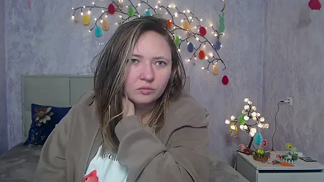 Snapshot of SallyVerda chatting on April 12, 5:23 am SallyVerda online show from April 12, 5:23 am