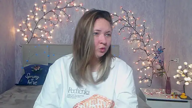 Snapshot of SallyVerda chatting on April 19, 5:40 am SallyVerda online show from April 19, 5:40 am
