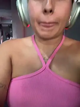 Amber Martins  online show from March 4, 6:07 pm