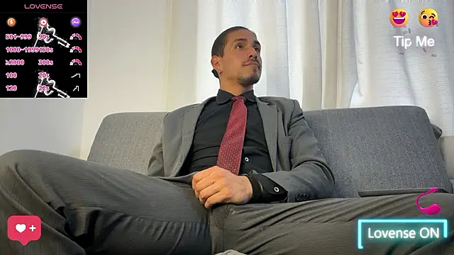 Snapshot of Tom_blunt96 chatting on February 20, 7:03 pm Tom blunt96 online show from February 20, 7:03 pm