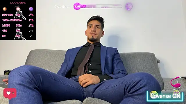 Snapshot of Tom_blunt96 chatting on March 22, 10:40 am Tom blunt96 online show from March 22, 10:40 am