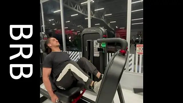 Snapshot of Tom_blunt96 chatting on March 26, 2:33 pm Tom blunt96 online show from March 26, 2:33 pm