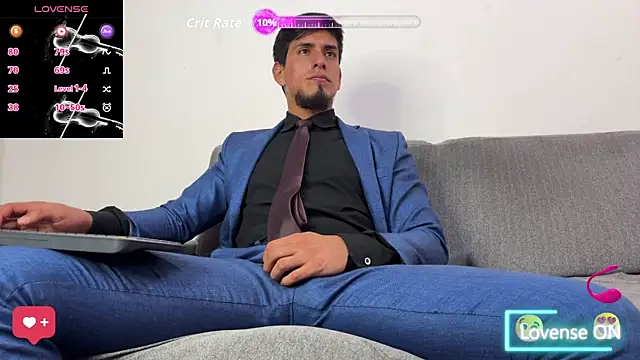 Snapshot of Tom_blunt96 chatting on May 2, 2:22 pm Tom blunt96 online show from May 2, 2:22 pm