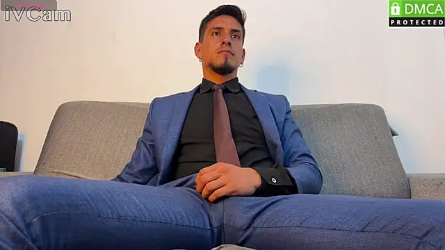 Snapshot of Tom_blunt96 chatting on May 27, 2:25 pm Tom blunt96 online show from May 27, 2:25 pm