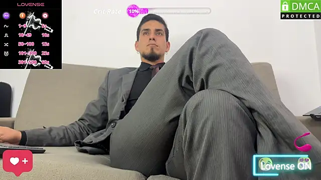 Snapshot of Tom_blunt96 chatting on June 12, 4:06 pm Tom blunt96 online show from June 12, 4:06 pm