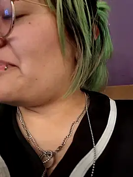 lucky-leah online show from September 25, 4:05 am