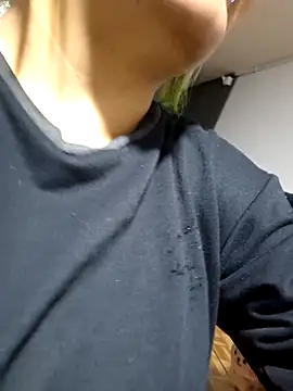 lucky-leah online show from October 1, 4:07 am