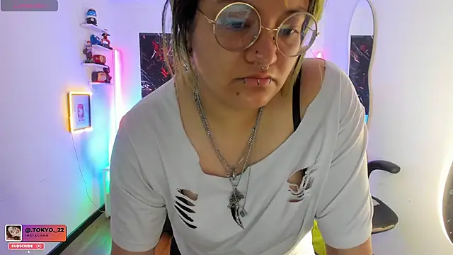 lucky-leah online show from October 8, 4:10 am