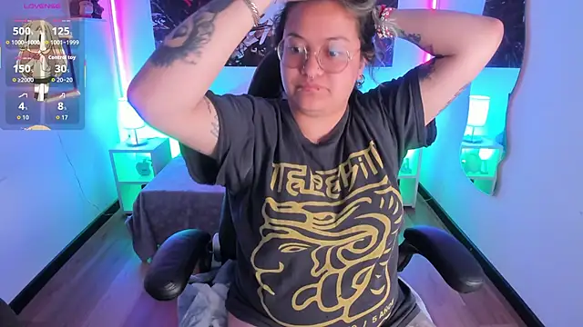 lucky-leah online show from October 24, 4:09 am