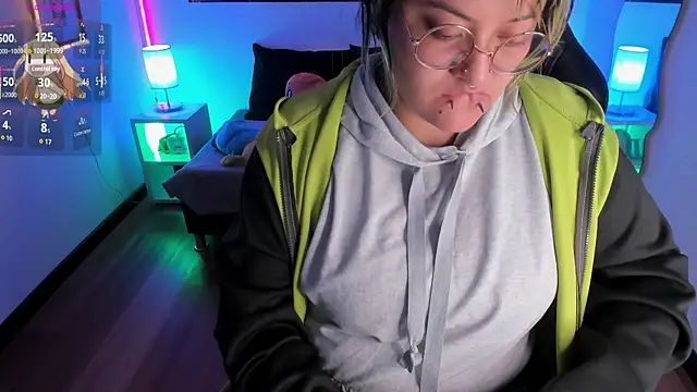 lucky-leah online show from October 30, 3:41 am