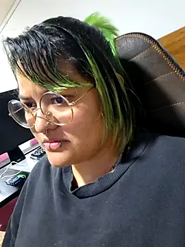 lucky-leah online show from November 8, 3:39 am