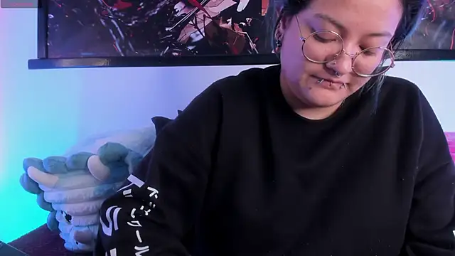 lucky-leah online show from June 9, 5:30 am