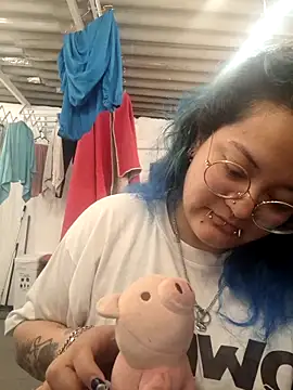 lucky-leah online show from June 10, 4:45 am
