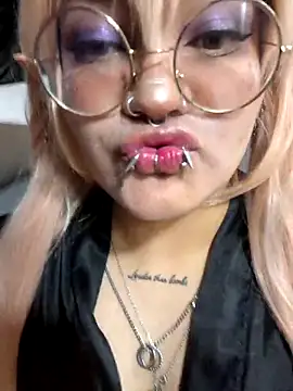 lucky-leah online show from June 21, 4:48 am