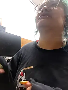 lucky-leah online show from July 28, 3:35 am
