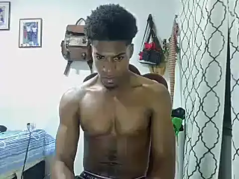 Snapshot of andrews2399 chatting on January 11, 3:44 am andrews2399 online show from January 11, 3:44 am