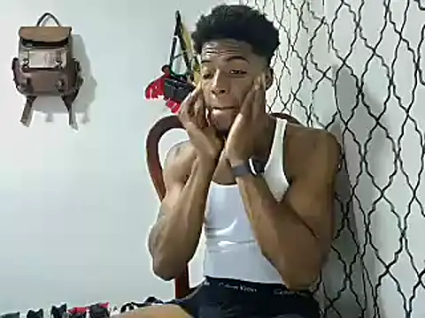 Snapshot of andrews2399 chatting on January 15, 2:17 am andrews2399 online show from January 15, 2:17 am