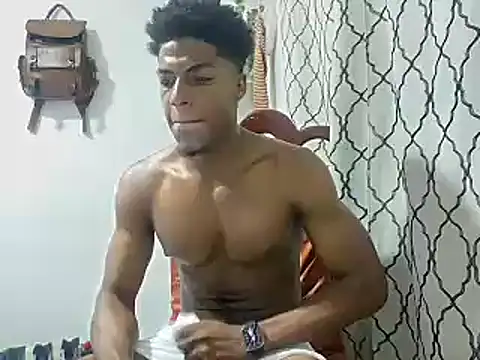 Snapshot of andrews2399 chatting on January 16, 4:28 am andrews2399 online show from January 16, 4:28 am