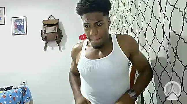 Snapshot of andrews2399 chatting on January 17, 1:36 am andrews2399 online show from January 17, 1:36 am