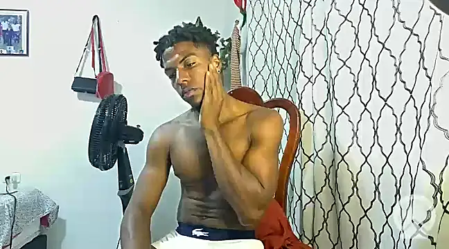 Snapshot of andrews2399 chatting on February 7, 9:26 pm andrews2399 online show from February 7, 9:26 pm